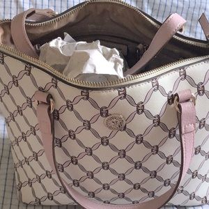 Anne Klein handbag! Perfect for the summer! NWOT!!